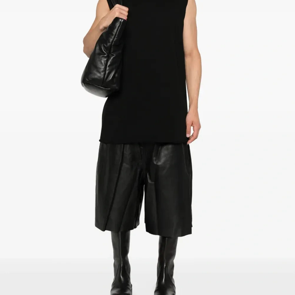 Топ без рукавов с круглым вырезом