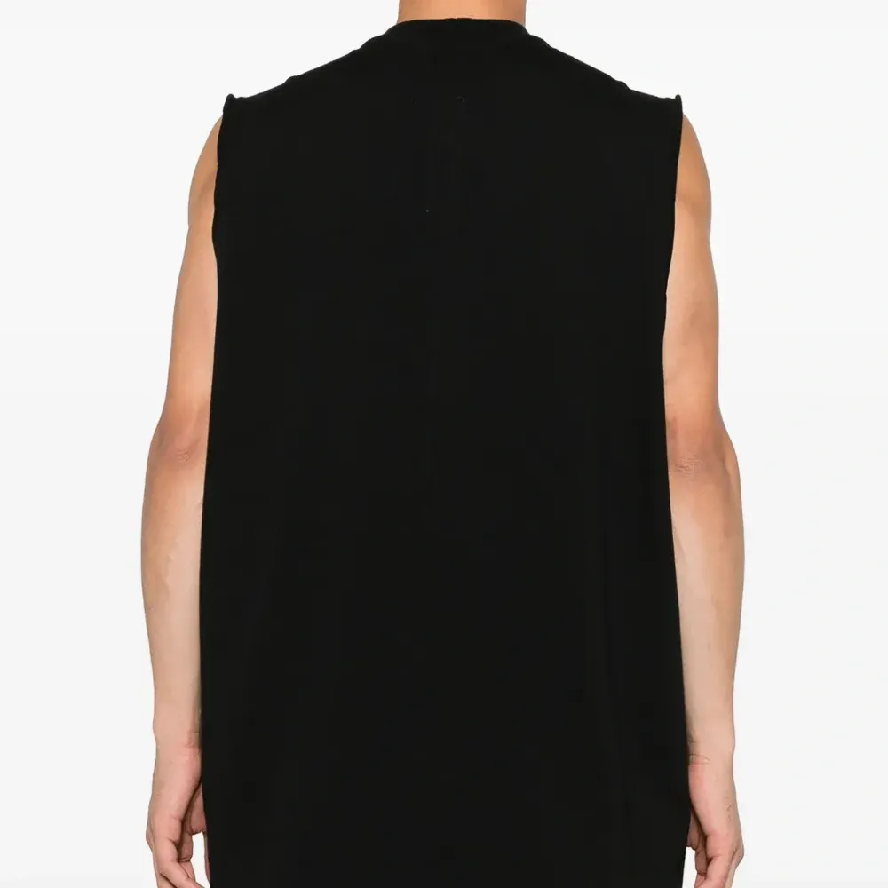 Топ без рукавов с круглым вырезом