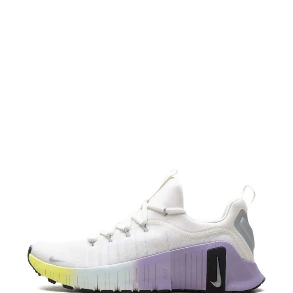 Кроссовки Free Metcon 6 SE Phantom Black Hydrangeas Metallic Silver