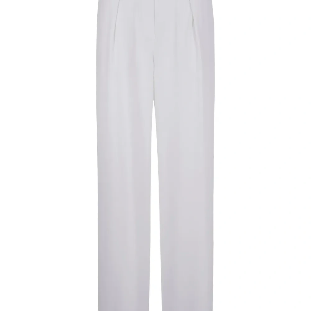 Прямые брюки со складками