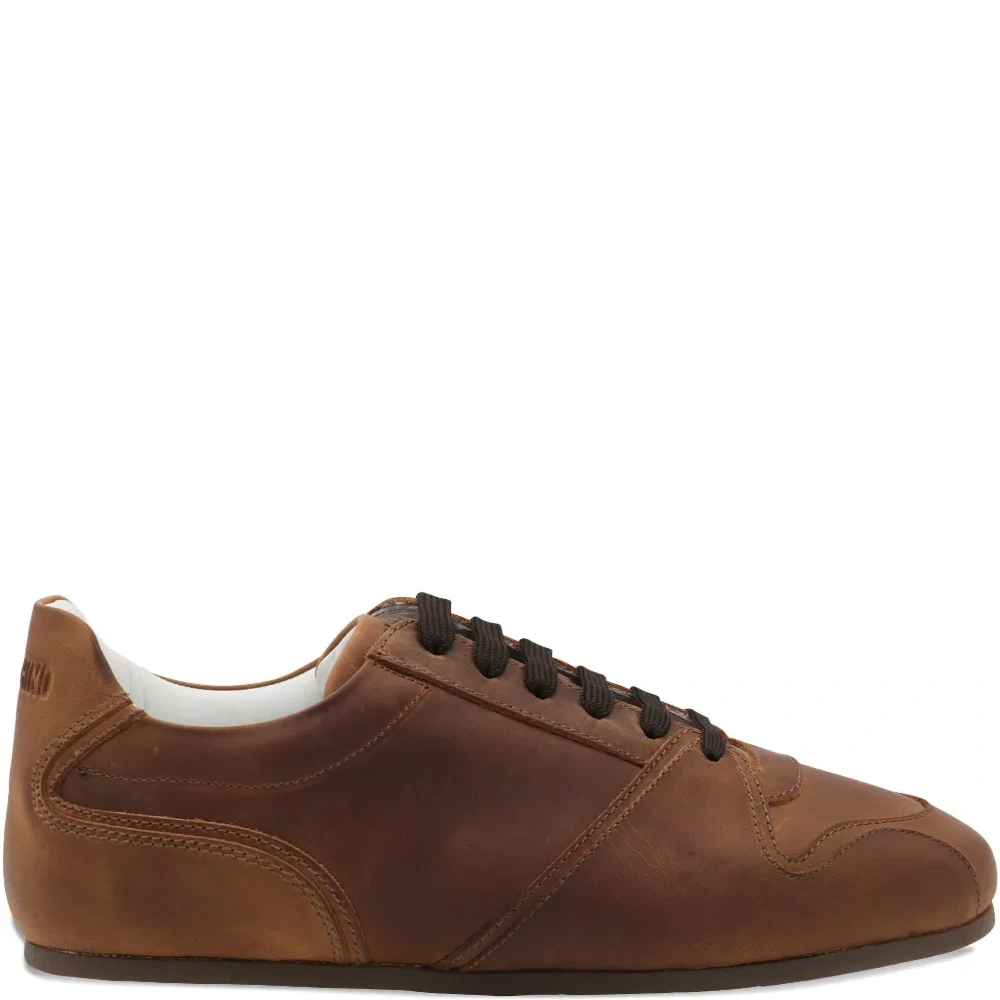 Кроссовки на шнуровке