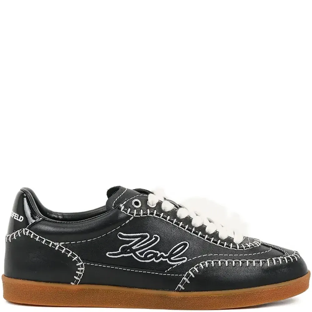 Кроссовки с декоративной строчкой