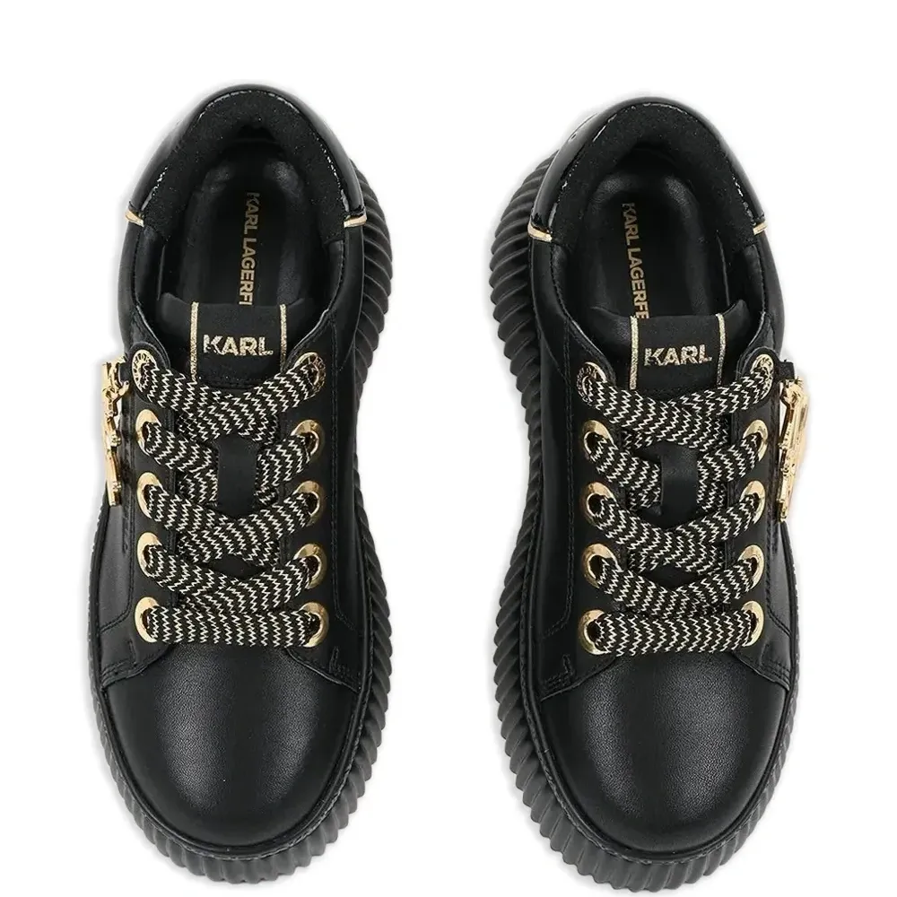 Слипоны Ikon на платформе с логотипом