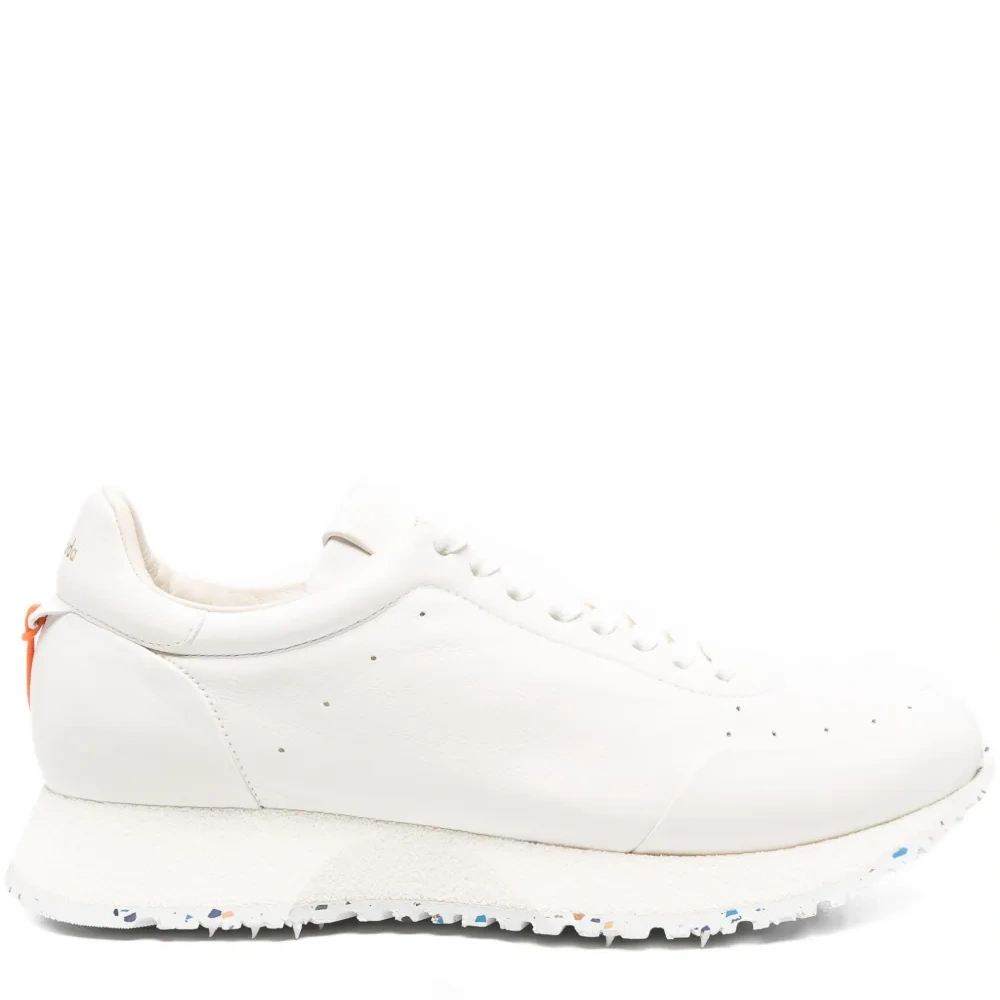 Кожаные кроссовки