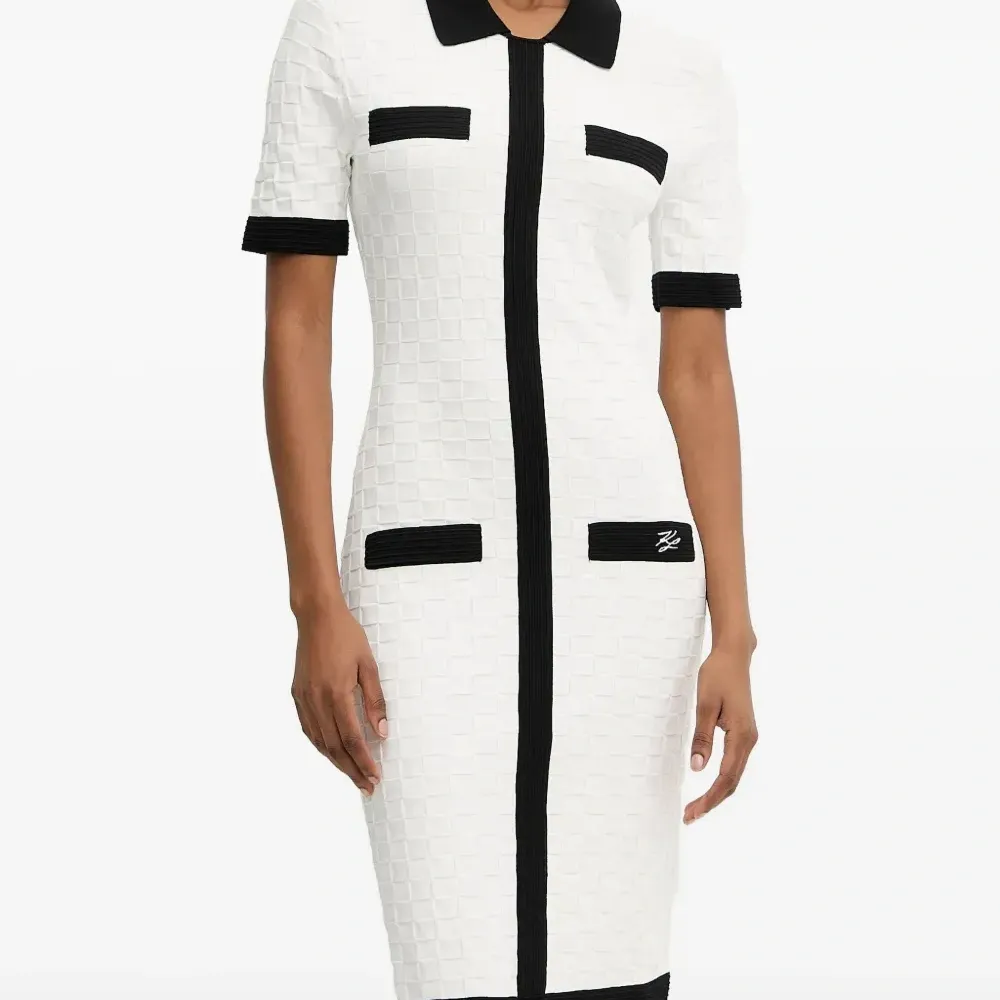 Платье миди с вышитым логотипом