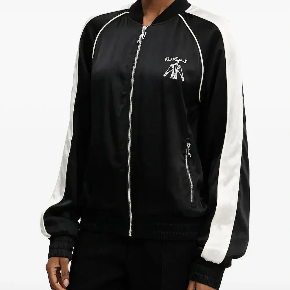 Куртка с вышивкой