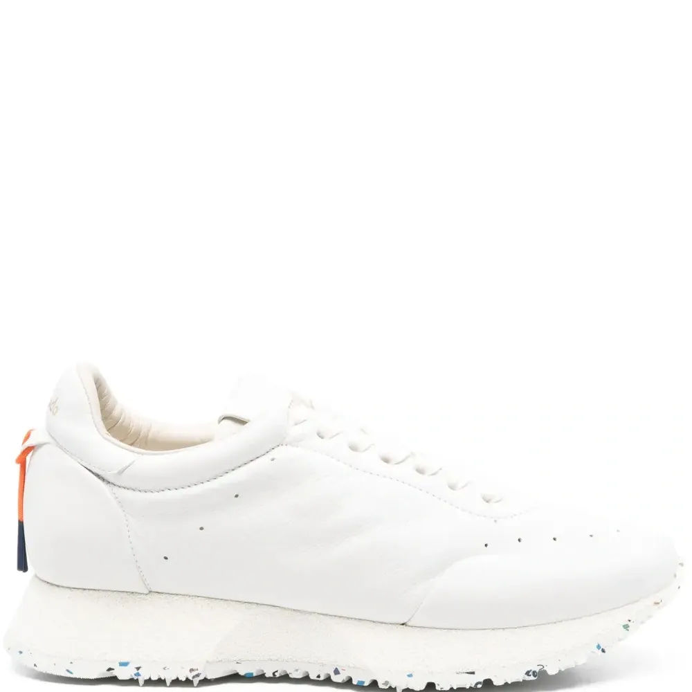 Кожаные кроссовки