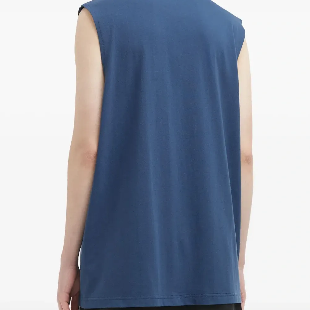 топ с вышивкой