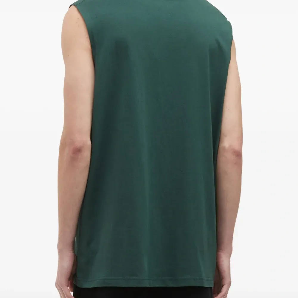 топ с вышивкой