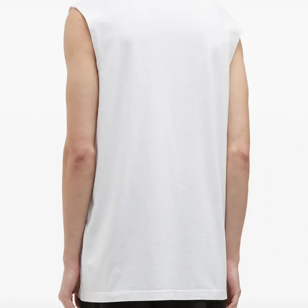 топ с вышивкой