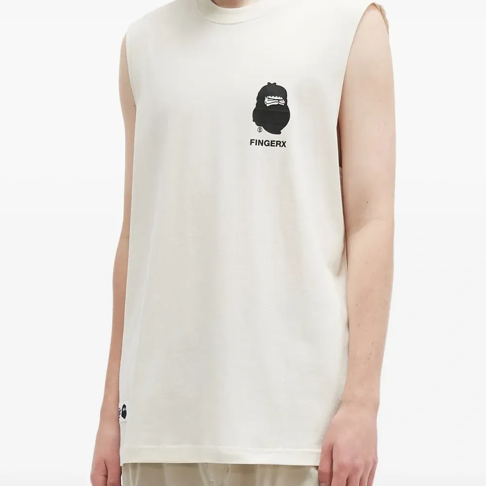 топ с графичным принтом