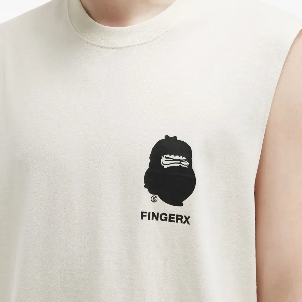 топ с графичным принтом