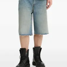 Джинсовые шорты с бахромой