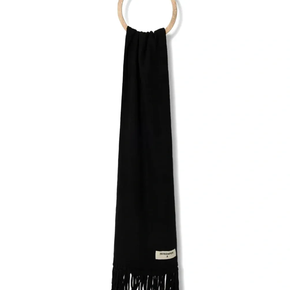 Шарф с бахромой