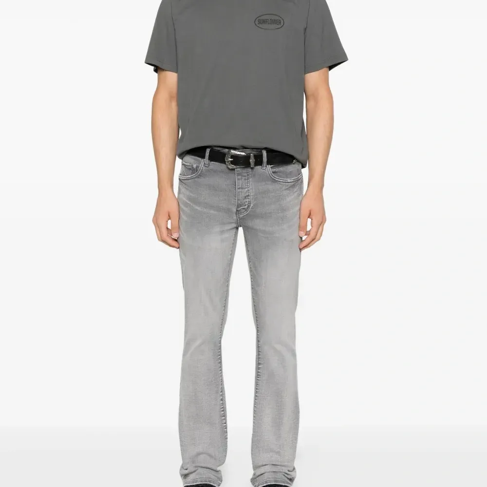 футболка с логотипом