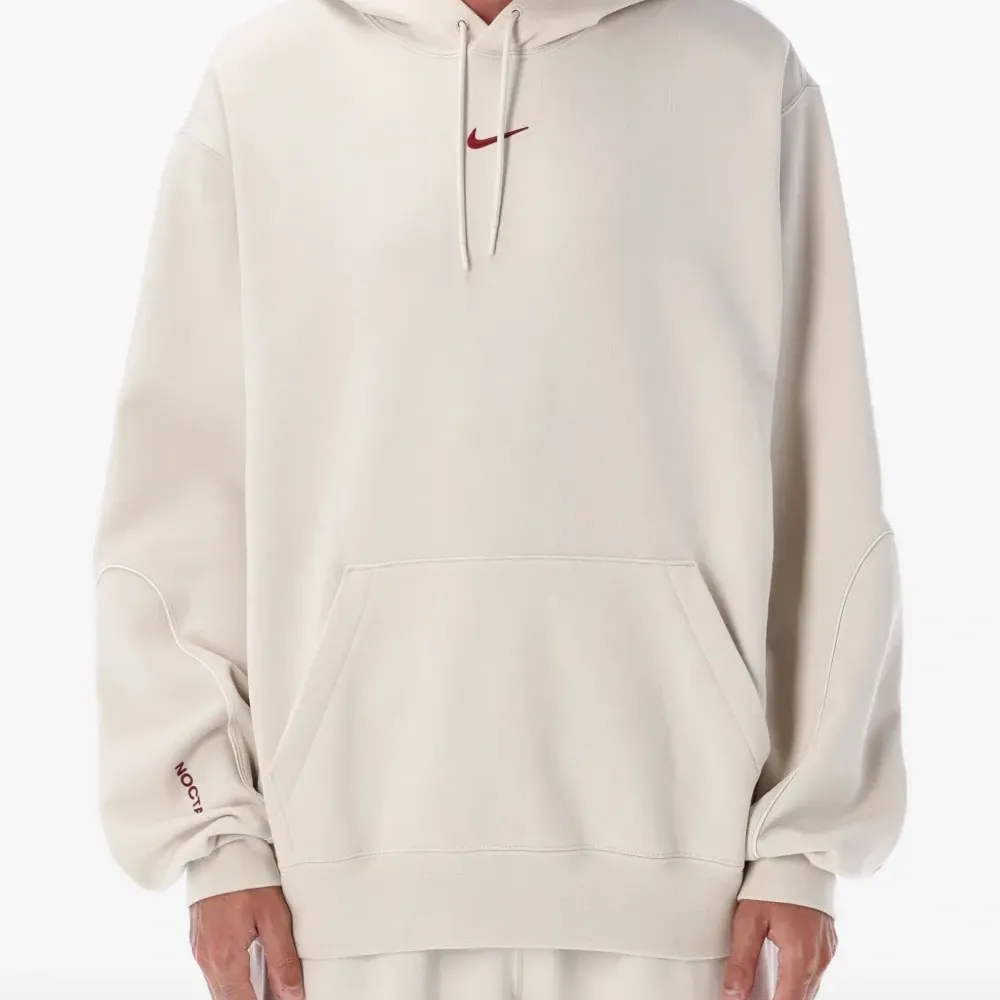 Худи с вышитым логотипом из коллаборации с NOCTA