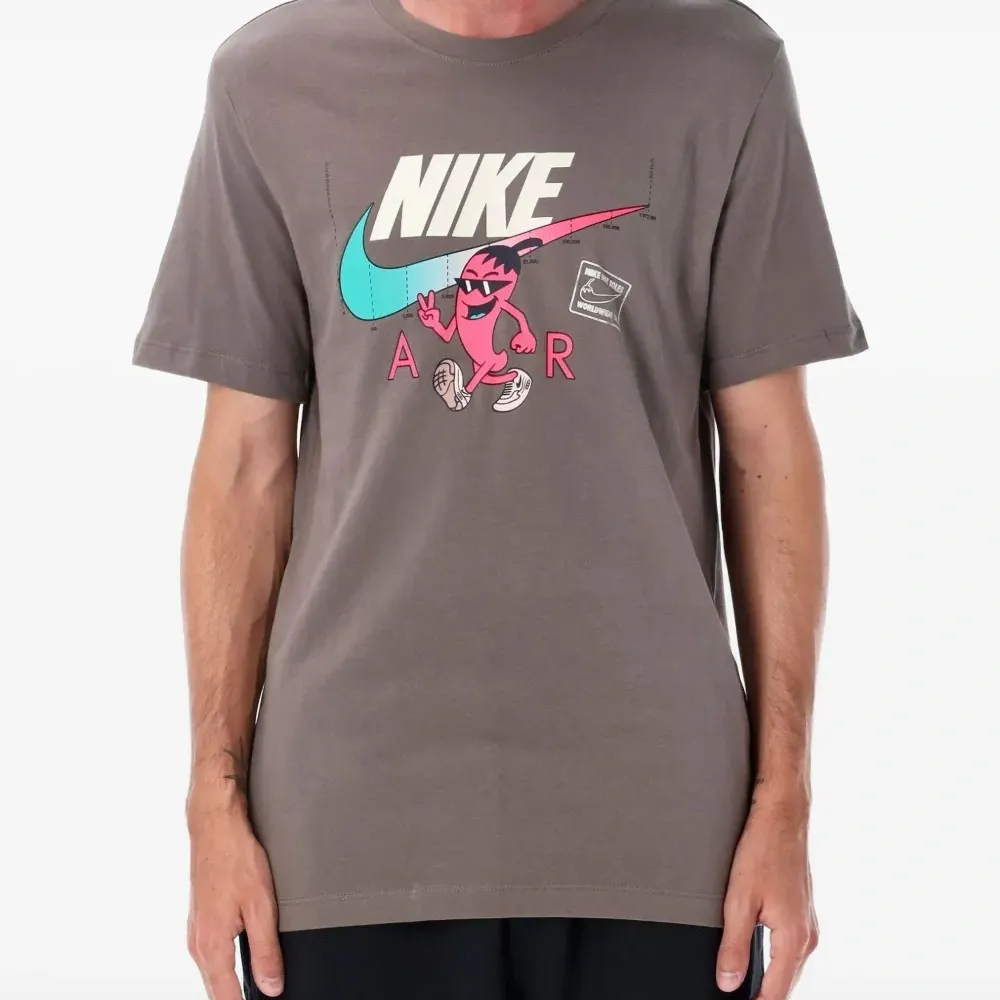 Футболка с логотипом