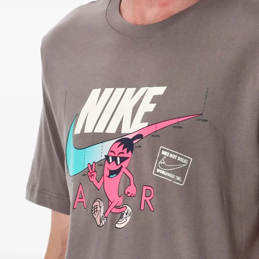 Футболка с логотипом