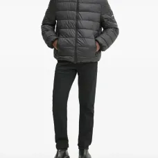 Стеганая куртка с капюшоном