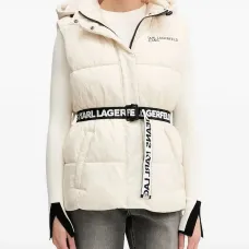 Дутый жилет с капюшоном и поясом