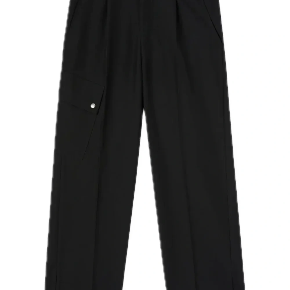 Прямые брюки строгого кроя