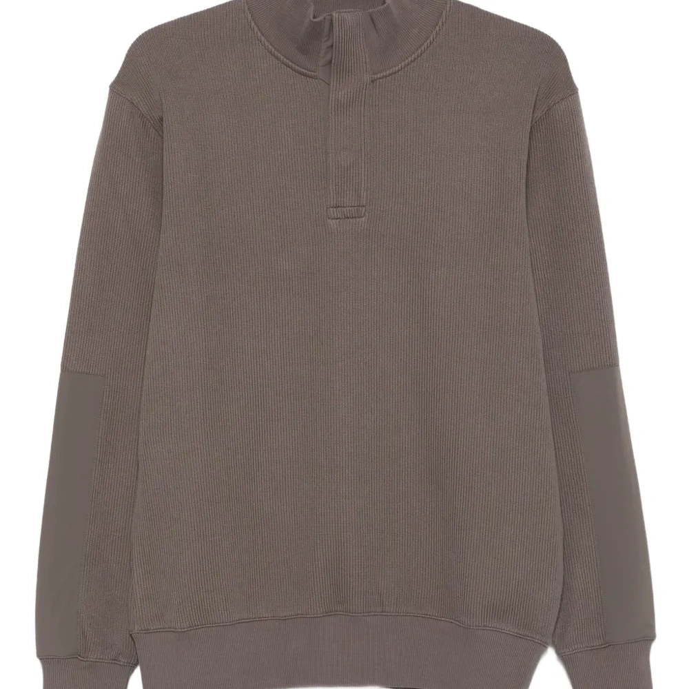 Свитер в рубчик с высоким воротником