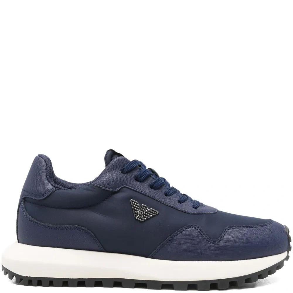 Кроссовки с логотипом