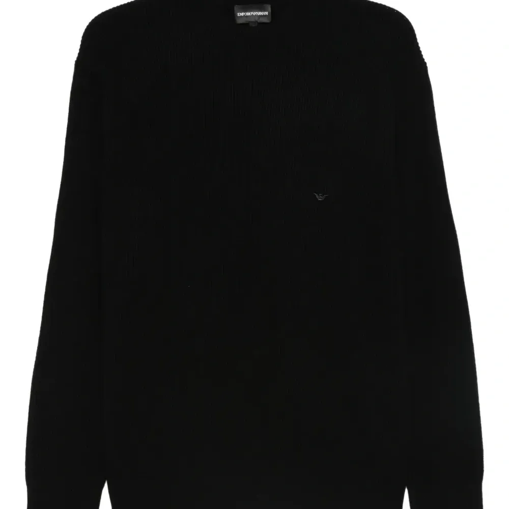 свитер в рубчик с круглым вырезом