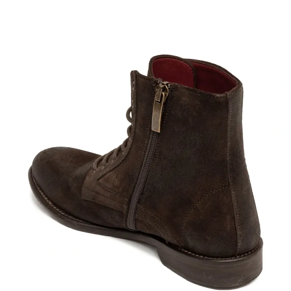 Ботинки на шнуровке