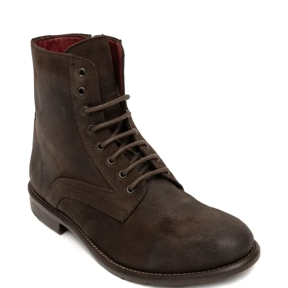 Ботинки на шнуровке