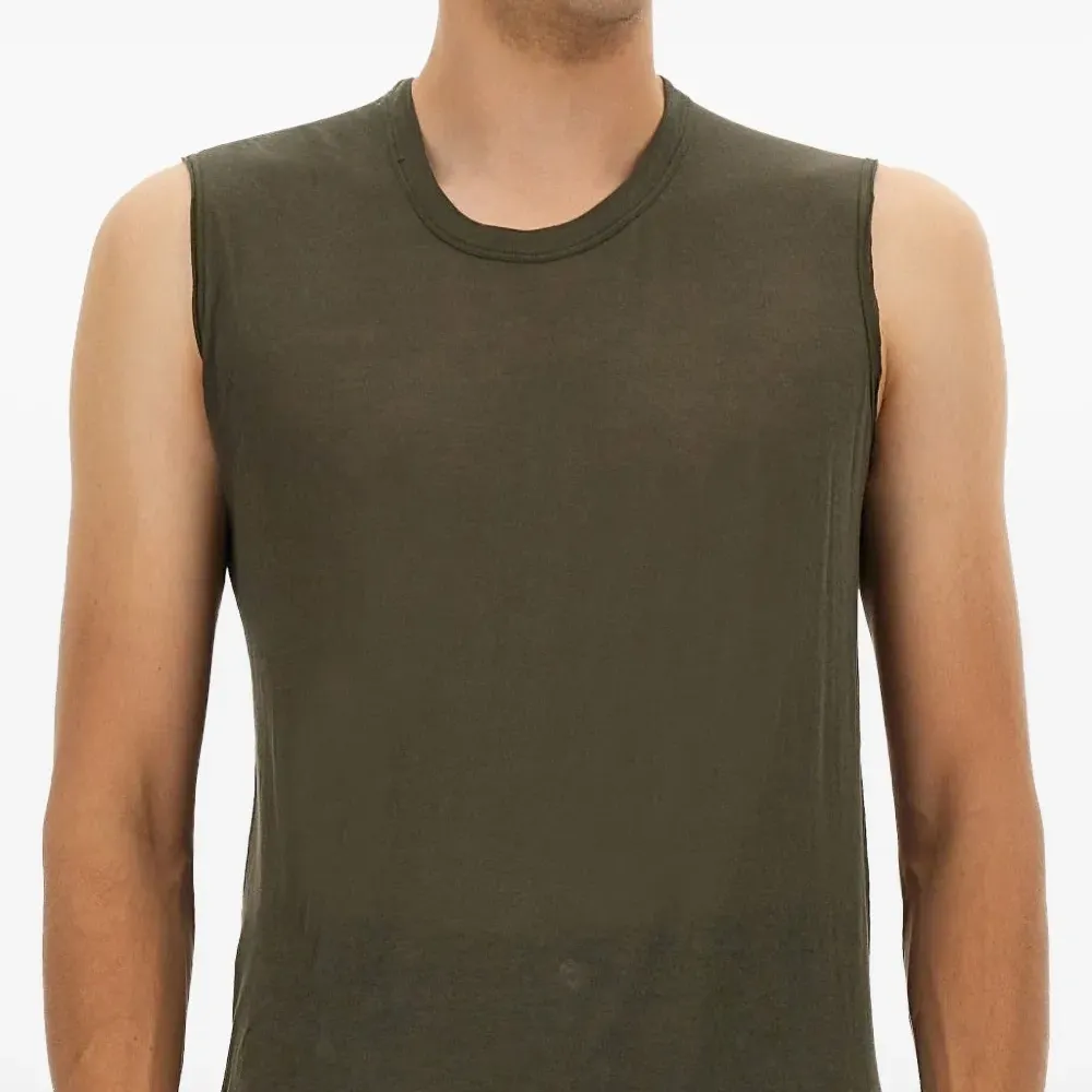 Топ без рукавов