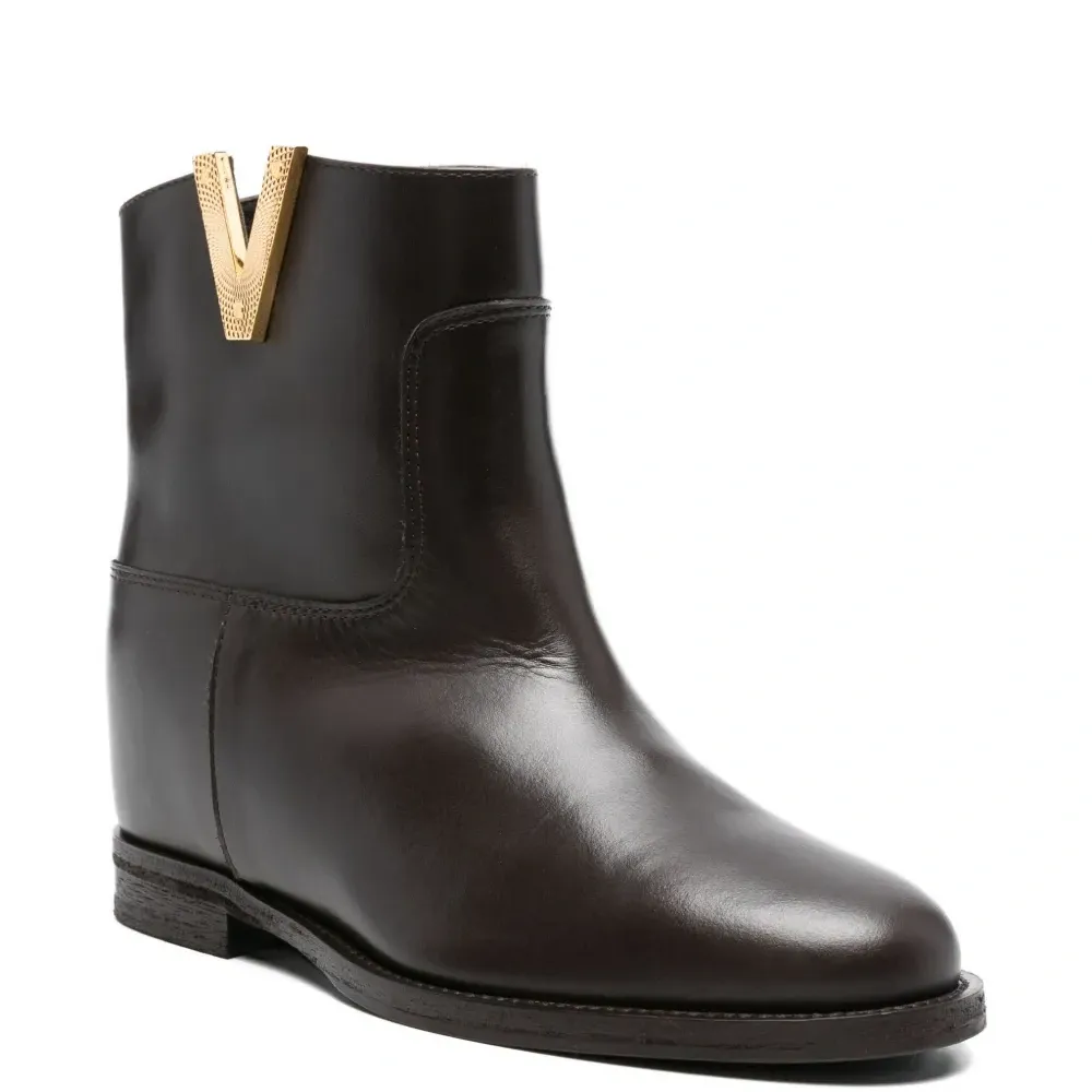 Ботильоны с V-образной деталью