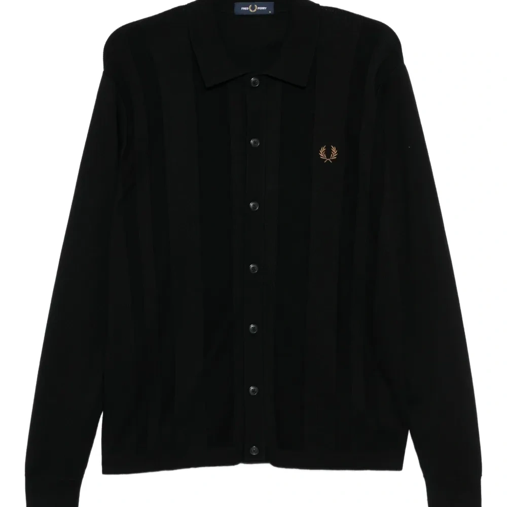 Рубашка с вышитым логотипом