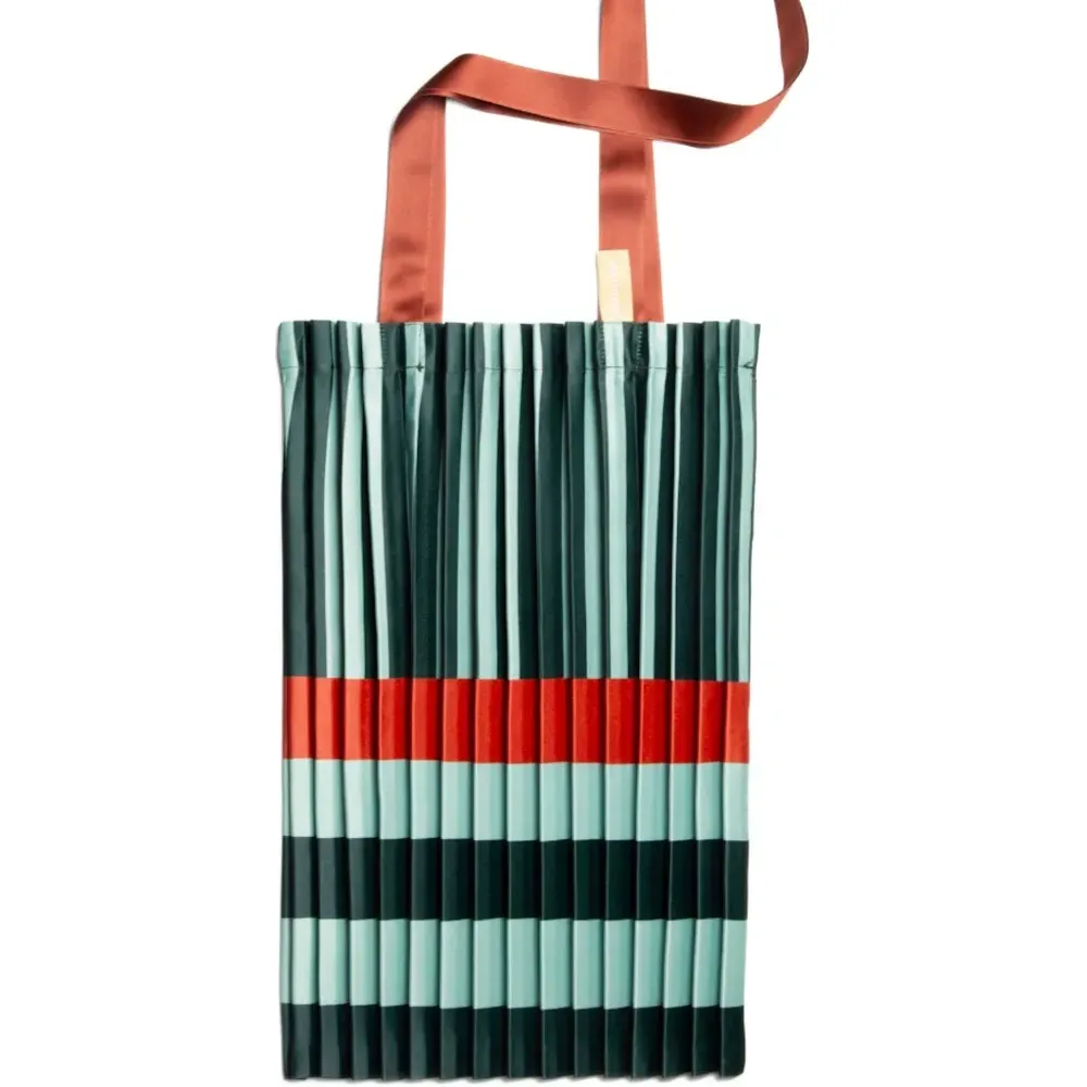 Плиссированная сумка-тоут Smeralda в полоску