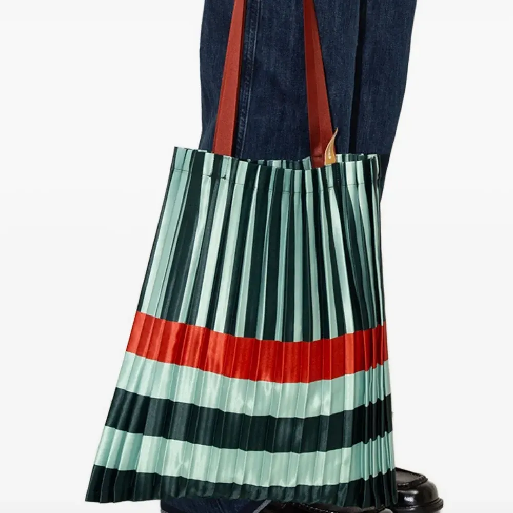 Плиссированная сумка-тоут Smeralda в полоску