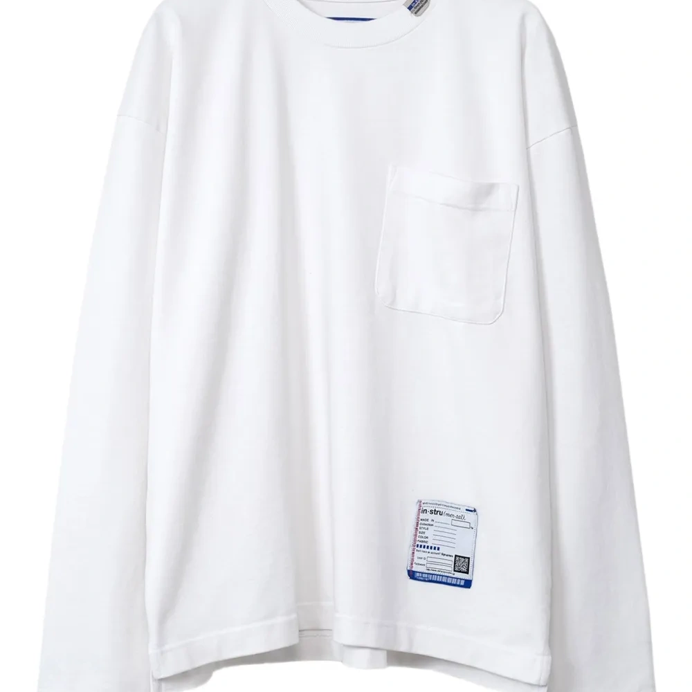 Футболка с длинными рукавами и нагрудным карманом