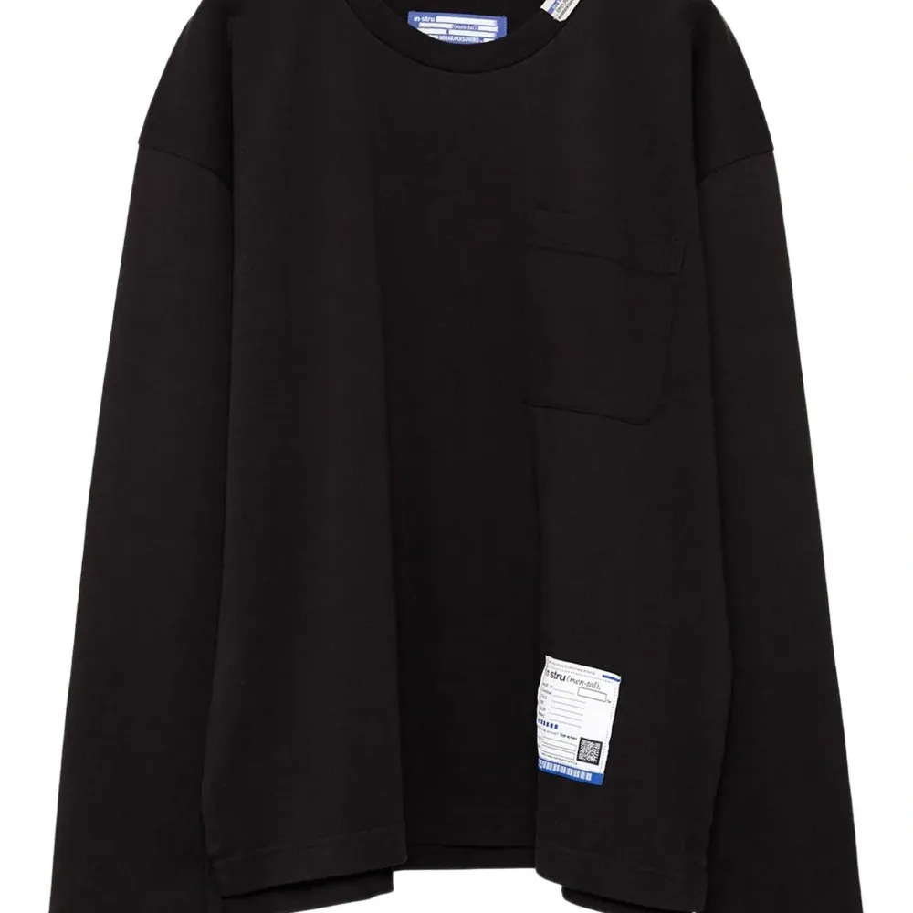 Футболка с длинными рукавами и карманом