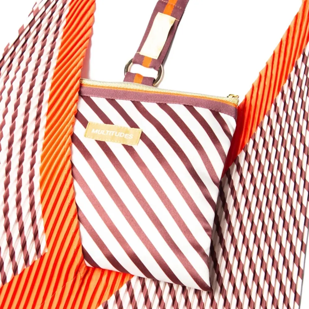 Плиссированная сумка-тоут в полоску