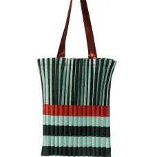 Плиссированная сумка-тоут в полоску