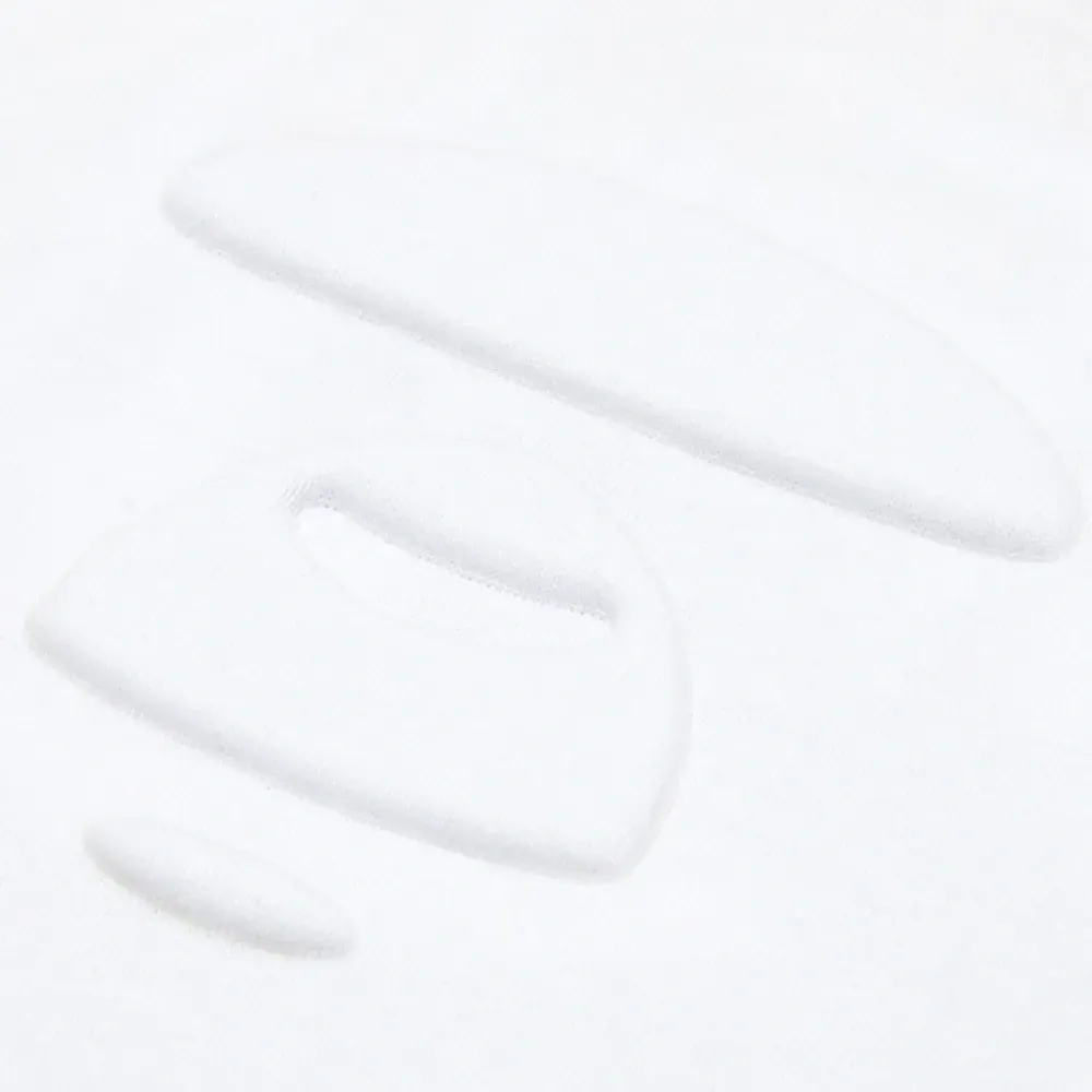 Футболка с тисненым логотипом Футболка с тисненым логотипом