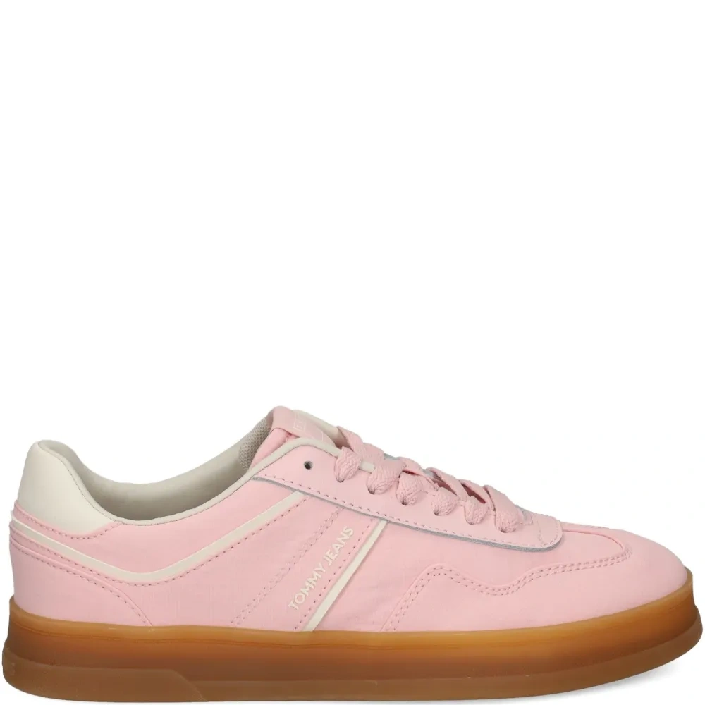 Кроссовки со вставками