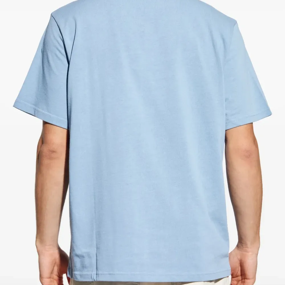 Футболка с вышитым логотипом Футболка с вышитым логотипом