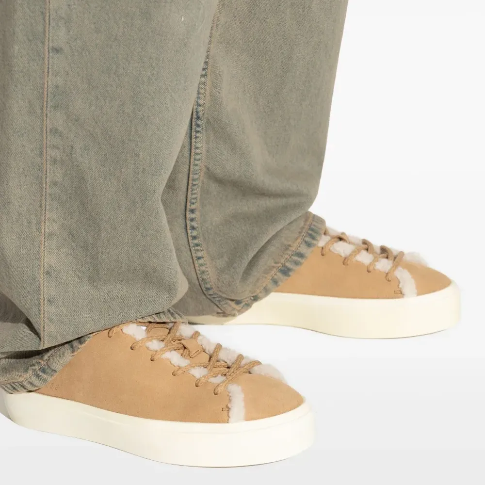 Кеды с отделкой из овчины