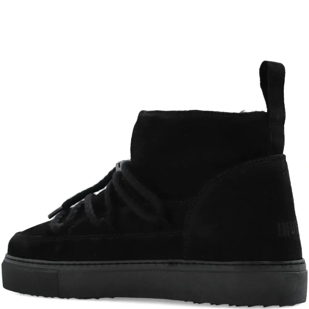 Ботинки на шнуровке