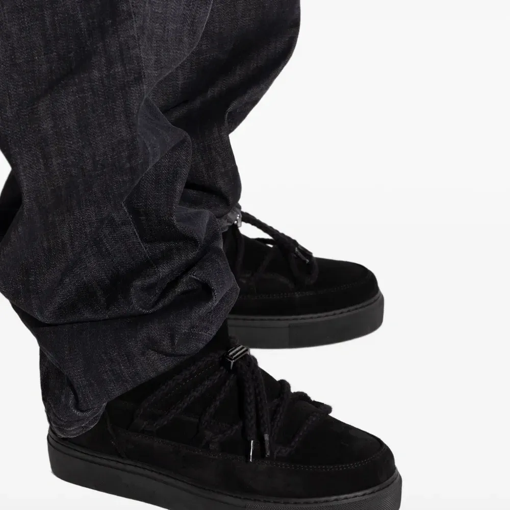 Ботинки на шнуровке