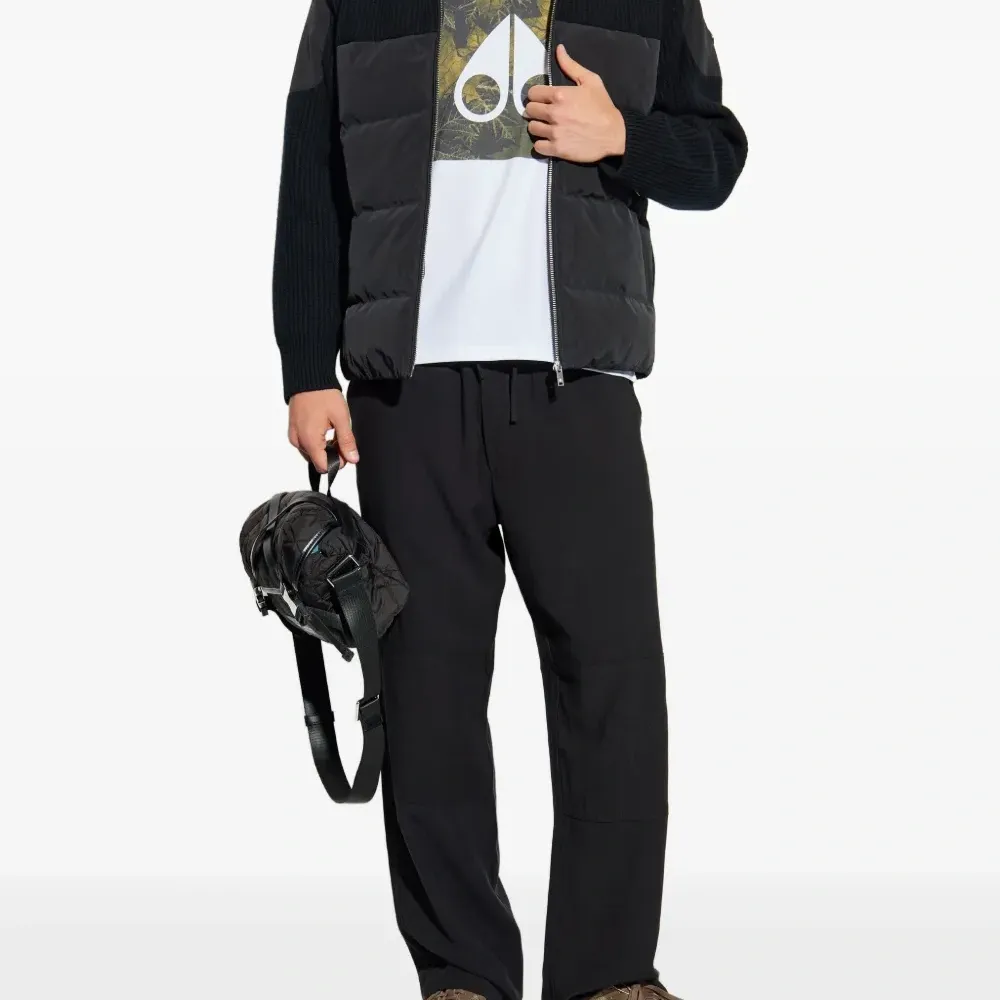 Футболка с логотипом