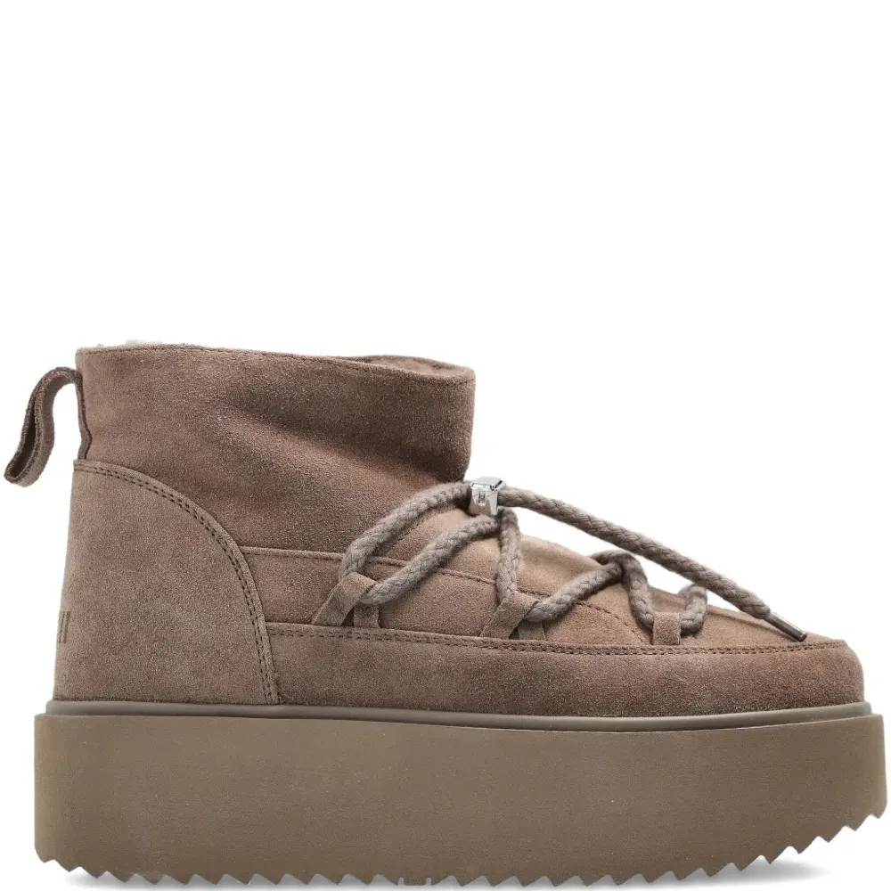 Ботинки на шнуровке