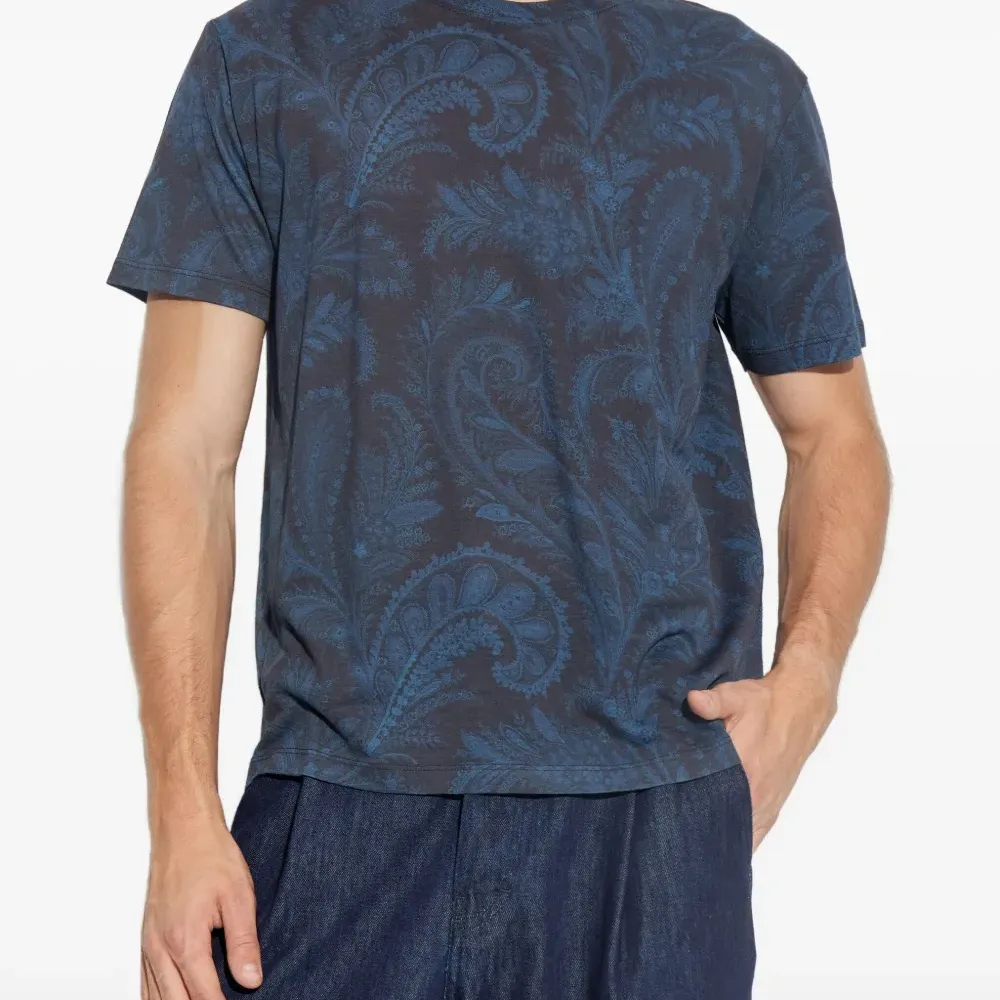 Футболка с принтом пейсли