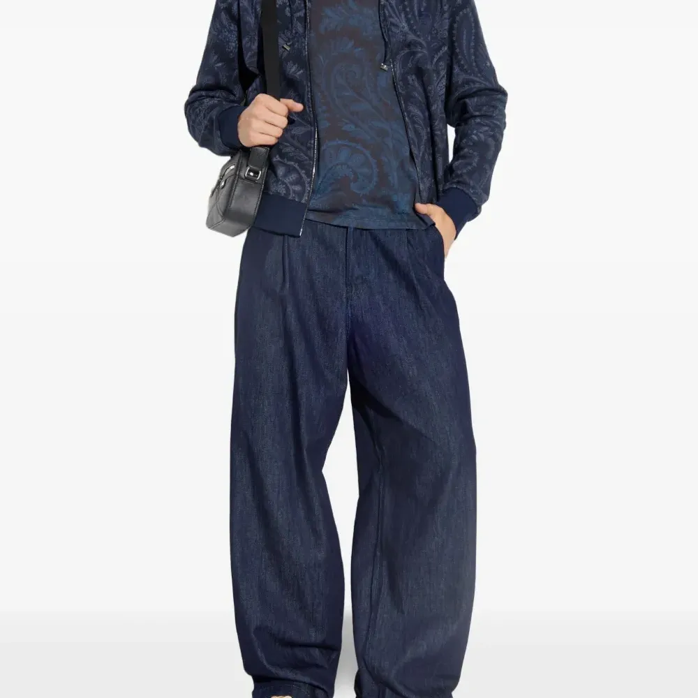 Футболка с принтом пейсли