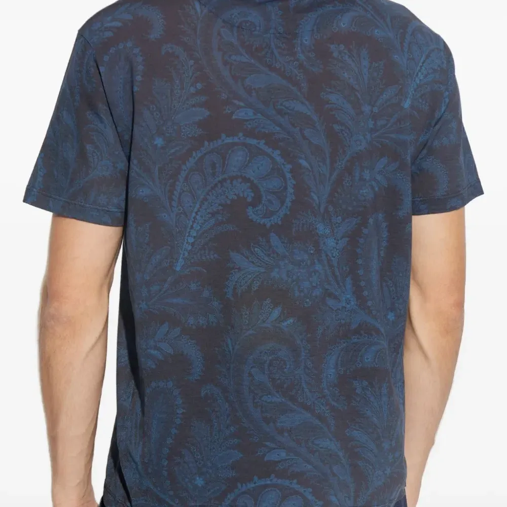 Футболка с принтом пейсли